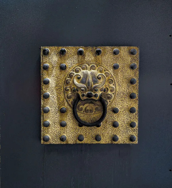 door knocker
