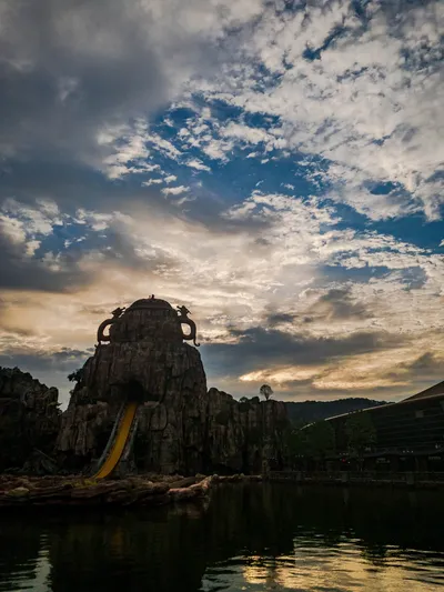 Valley of the Dragon