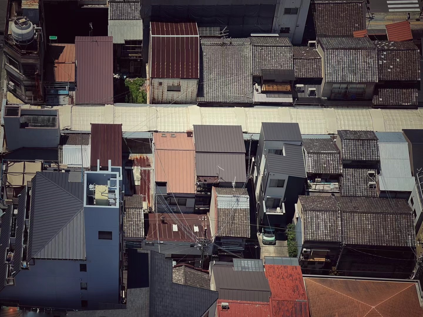 Morning Views of Osaka/ Streets, Skylines, and City Life